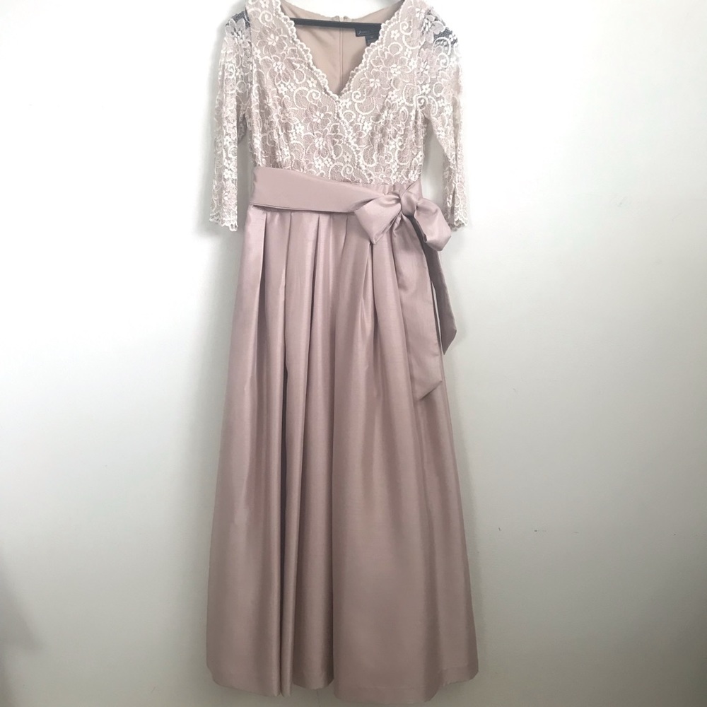 Jessica Howard Sequined Lace A-Line Gown Size 10